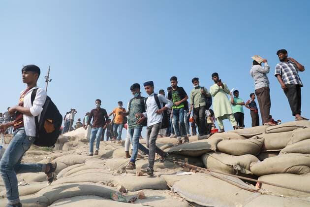 May 12, 2021, Dhaka, Dhaka, Bangladesh: May, 12, 2021 Bangladeshi people take place on an overcrowded ferry to go to their village homes for the Eid al-Fitr festival in Shimuliya, Munshiganj, on the outskirts of Dhaka, Bangladesh, May 12, 2021. Five people died after they fell sick due to the heat on two overcrowded ferries in Madaripur s Banglabazar today. Eight others fell ill at the same time this noon. Dhaka Bangladesh - ZUMAr338 20210512_zip_r338_055 Copyright: xHarun-Or-Rashidx