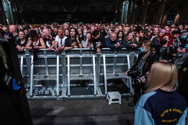 October 30, 2021, London, England, United Kingdom: Alexandra Palace, London, UK, 30th October 2021. The audience during the live concert of the iconic post-punk fathers of Goth Rock, Bauhaus. They are performing in london for the first time after a pandemic that interrupted the reunion tour planned for the year 2020. The band plays in its original formation: Peter Murphy (vocals), Daniel Ash (guitar), David J (bass), Kevin Haskins London United Kingdom - ZUMAm203 20211030_zip_m203_001 Copyright: xSabrinaxMerollax