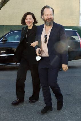NEW YORK, NY - December 04: Maggie Gyllenhaal, Peter Sarsgaard, at 2021 Deadline Contenders Film New York at the Museum of the Moving Image in Queens, New York City on December 04, 2021. Copyright: xRWx
