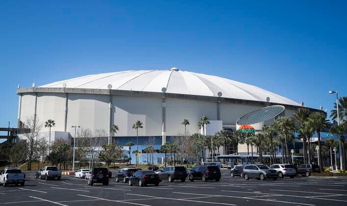 Coronavirus in den USA, Teststelle am Stadion in St. Petersburg, Florida January 20, 2022, St. Petersburg, Florida, USA: An exterior view of Tropicana Field, 1 Tropicana Dr., on Thursday, Jan. 20, 2022 in St. Petersburg. St. Petersburg USA - ZUMAs70_ 20220120_zan_s70_047 Copyright: xDirkxShaddx