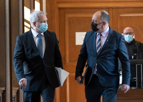 February 15, 2022, QUEBEC, PQ, Canada: Quebec Health Minister Christian Dube, right, and Luc Boileau, Quebec interim director of National Public Health walk to a news conference on the COVID-19 pandemic, Tuesday, February 15, 2022 at the legislature in Quebec City. QUEBEC Canada - ZUMAc35_ 20220215_zaf_c35_148 Copyright: xJacquesxBoissinotx