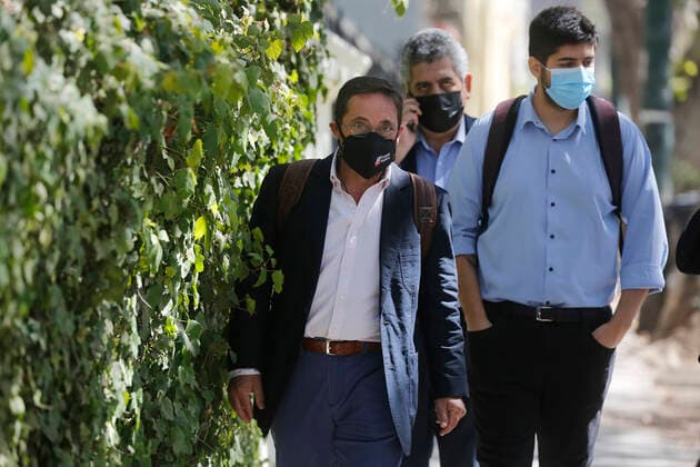Santiago, February 28, 2022 Representatives of the Radical Party are photographed upon their arrival at the command of President-elect Jonnathan Oyarzun Aton Chile, Santiago Chile Aton 586173 Copyright: JONNATHANxOYARZUN ATONxCHILE