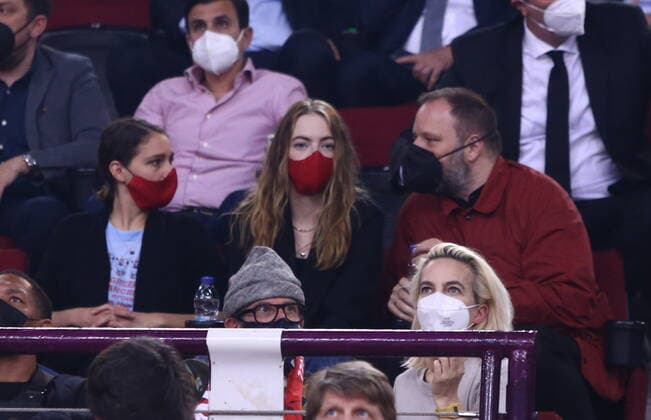 May 4, 2022, Athens, Greece: Award-winning actress Emma Stone was in Greece and opted to enjoy Turkish Airlines EuroLeague Playoffs basketball on Wednesday night. She is in attendance for the Quarterfinals best-of-five series Game 5 featuring Olympiacos versus AS Monaco...Stone, 33, made the trip to the Mediterranean country in Southeast Europe for the premier of Georgios Lanthimosâ€⠢s new short film, â€oeVlichi†(Bleat), and is watching Game 5 alongside the Greek film director, film producer, screenwriter, photographer, and theatre director. Athens Greece - ZUMAe114 20220504_zaa_e114_003 Copyright: xEurokinissix