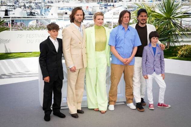 Foto IPP Daniele Cifala™ cannes 19 05 2022 The Eight Mountains (Le Otto Montagne) Photocall - The 75th Annual Cannes Film Festival - nella foto: Surakshya Panta, Ruben Impens, Elisabetta Mazzullo, Elena Lietti, Christian Sassella, Alessandro Borghi, Charlotte Vandermeersch, Felix Van Groeningen, Luca Marinelli, Lupo Barbiero, Filipo Timi and Andrea Palma Italy Photo Press - World Copyright