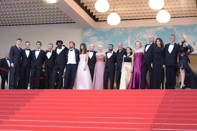 May 21, 2022, CANNES, France: CANNES, FRANCE - MAY 21: Director Ruben Östlund, Charlbi Dean, Henrik Dorsin, Vicki Berlin, Arvin Kananian, Woody Harrelson, Dolly De Leon, Sunnyi Melles, Zlatko Buric, Iris Berben, Ralph Schicha and Carolina Gynning attend the screening of Triangle Of Sadness during the 75th annual Cannes film festival at Palais des Festivals on May 21, 2022 in Cannes, France. CANNES France - ZUMAi09_ 20220521_zaf_i09_056 Copyright: xFrederickxInjimbertx