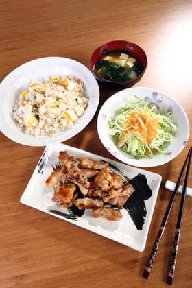 Japanese menu with chicken, rice and vegetables , 19941202.jpg, sushi, sashimi, shrimp, skewers, skewer, maki, ura, rice, fish, fresh, raw, salt, flavor, seasoning, kitchen, salmon, cook, tradition, japan, east, eastern, avocado, salad, grilled, sea, sea fruit, ravioli, samurai, appetizer, roll, dinner, meal, lunch, tempura, beans, squid, chicken, filet, cirashi,