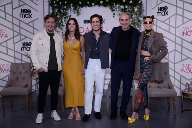 June 8, 2022, Mexico City, Mexico City, Mexico: June 8, 2022, Mexico City, Mexico: (L-R) Director Gary Alazraki, Adria Arjona, Diego Boneta, Pedro Damian, Macarena Achaga attend a film press conference to promote Father of the Bride at St. Regis Hotel. On Jun 8, 2022 in Mexico City, Mexico. Mexico City Mexico - ZUMAe321 20220608_zia_e321_024 Copyright: xCarlosxTischlerx xEyepixxGroupx
