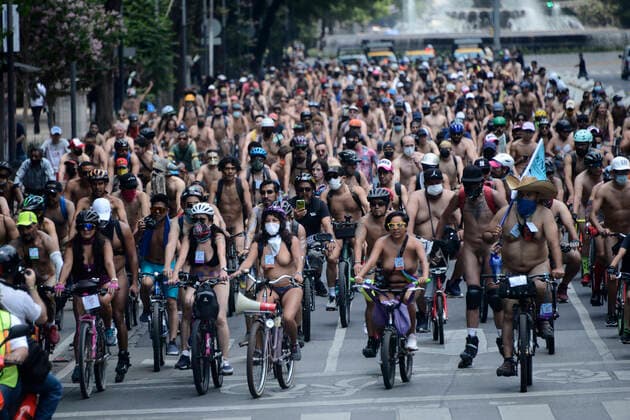 June 11, 2022, Mexico City, Mexico City, Mexico: June 11, 2022, Mexico City, Mexico: Nude persons meet at Revolucion Monument to take part during the 15th Annuan World Naked Bike Ride, as an attempt to make people aware so that they consider the bicycle as a means of transport and reduce pollution. On June 10, 2022 in Mexico City, Mexico. Mexico City Mexico - ZUMAe321 20220611_zia_e321_029 Copyright: xCarlosxTischlerx xEyepixxGroupx