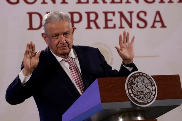 July 25, 2022, Mexico City, Mexico City, Mexico: July 25, 2022, Mexico City, Mexico: Mexican President Andres Manuel Lopez Obrador, gestures while talk during his meeting with reporters during his daily morning briefing at the national palace. on July 25, 2022 in Mexico City, Mexico. Mexico City Mexico - ZUMAe321 20220725_zia_e321_016 Copyright: xLuisxBarronx xEyepixxGroupx
