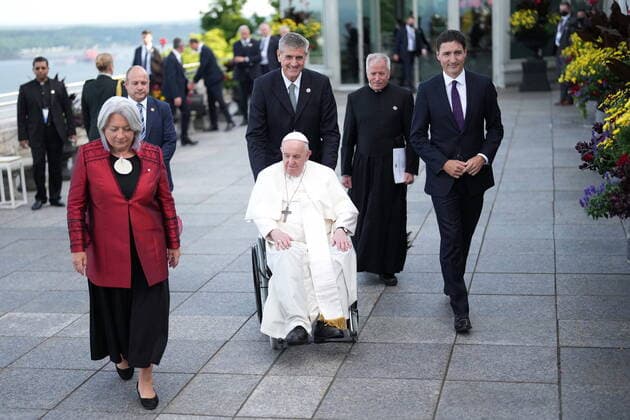 July 27, 2022, Quebec City, PQ, CANADA: Pope Francis, Gov. Gen. Mary Simon, left, and Prime Minister Justin Trudeau, right, arrive at the Citadelle during his papal visit across Canada in Quebec City on Wednesday, July 27, 2022. Quebec City CANADA - ZUMAc35_ 20220727_zaf_c35_114 Copyright: xNathanxDenettex