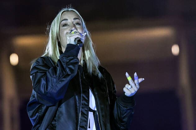 20.03.2022, xlakx, Entertainment Demo, Sound of Peace - Friedenskundgebung für die Ukraine emspor, v.l.Sarah Connor bei der Kundgebung und dem Friedenskonzert Sound Of Peace gegen den Krieg in der Ukraine am Brandenburger Tor Berlin