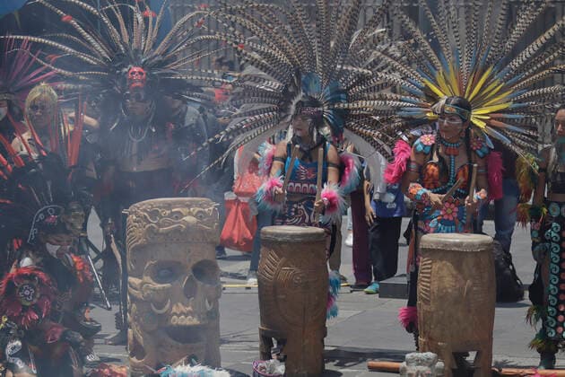August 23, 2022, Mexico City, Mexico City, Mexico: August 23, 2022, Mexico City; Mexico: Pre-Hispanic dancers disguised as Aztec warrior take part during a ritual the Main Temple ruins to make people aware of the importance of the rehabilitation of Lake Tlahuac-Xico, which consists of the sanitation and purification of water, environmental restoration through the establishment of irrigation systems. on August 23, 2022 in Mexico City, Mexico. Mexico City Mexico - ZUMAe321 20220823_zia_e321_015 Copyright: xGerardoxVieyra xEyepixxGroupx