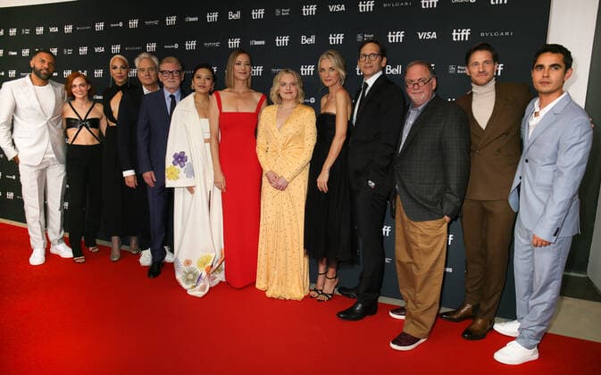 47eme Festival International du Film de Toronto. 47th Toronto International Film Festival. Red carpet of « The handmaid s tale ». O-T Fagbenle, Madeline Brewer, Amanda Brugel, Bradley Whitford, producer Warren Littlefield, Christine Ko, Yvonne Strahovski, Elisabeth Moss, Ever Carradine, Bruce Miller, Sam Jaeger and Max Minghella. 283844 2022-09-08 Toronto Canada Copyright: xIsabellexVautierx xStarfacex STAR_283844_126