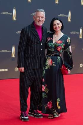 Mimi FIEDLER, Schauspielerin, und Ehemann Otto STEINER, Roter Teppich, Red Carpet Show, Ankunft, arrival, Verleihung des Deutschen Fernsehpreises, Der Deutsche Fernsehpreis 2022, Deutscher Fernsehpreis 2022 in Koeln, am 14.09.2022.