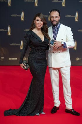 Judith WILLIAMS, Unternehmerin, und Ehemann Alexander-Klaus STECHER, Roter Teppich, Red Carpet Show, Ankunft, arrival, Verleihung des Deutschen Fernsehpreises, Der Deutsche Fernsehpreis 2022, Deutscher Fernsehpreis 2022 in Koeln, am 14.09.2022.