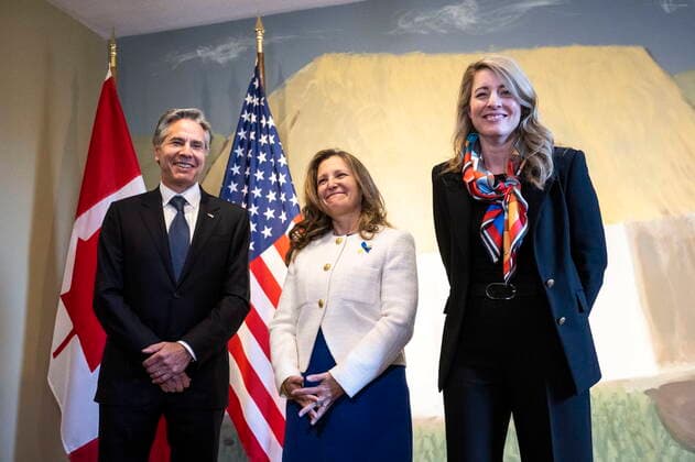 October 27, 2022, Ottawa, ON, CAN: U.S. Secretary of State Antony Blinken, left, meets with Deputy Prime Minister and Minister of Finance Chrystia Freeland, centre, and Minister of Foreign Affairs Mo lanie Joly during his official visit to Canada, at Cafe Ukraine in Ottawa, on Thursday, Oct. 27, 2022. Ottawa CAN - ZUMAc35_ 20221027_zaf_c35_019 Copyright: xJustinxTangx