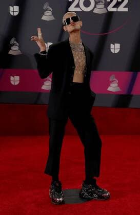 Ca7riel at arrivals for 23rd Annual Latin GRAMMY Awards 2022, Michelob ULTRA Arena, Mandalay Bay Resort Casino, Las Vegas, NV November 17, 2022. Photo By: MORA Everett Collection at arrivals for 23rd Annual Latin GRAMMY Awards 2022, Michelob ULTRA Arena, Mandalay Bay Resort Casino, Las Vegas, NV November 17, 2022. Photo By: MORA Everett Collection PUBLICATIONXNOTxINxCANxCHNxFRAxITAxJPNxNORxPOLxRUSxESPxUKxUSA
