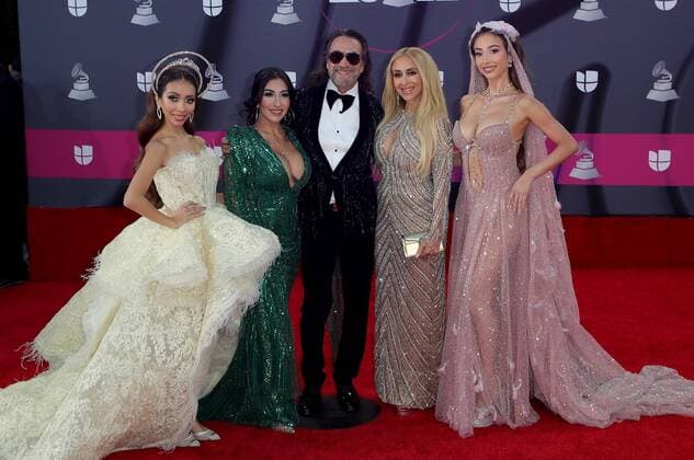 Alison SolÃs, Beatriz SolÃs, Marco Antonio SolÃs, Cristian SolÃs, Marla SolÃs at arrivals for 23rd Annual Latin GRAMMY Awards 2022, Michelob ULTRA Arena, Mandalay Bay Resort Casino, Las Vegas, NV November 17, 2022. Photo By: MORA Everett Collection at arrivals for 23rd Annual Latin GRAMMY Awards 2022, Michelob ULTRA Arena, Mandalay Bay Resort Casino, Las Vegas, NV November 17, 2022. Photo By: MORA Everett Collection PUBLICATIONXNOTxINxCANxCHNxFRAxITAxJPNxNORxPOLxRUSxESPxUKxUSA