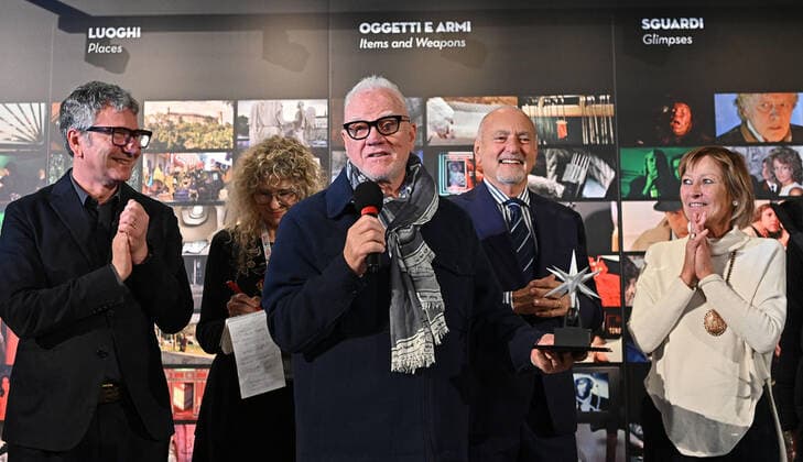 November 30, 2022, TURIN, Italia: Malcolm McDowell, Enzo Ghigo, president of the cinema museum, Rosanna Purchia and Domenico De Gaetano, director of the cinema museum, during the award ceremony for the Stella della Mole award to Malcolm McDowell at the cinema museum, in Turin, Italy, 30 November 2022. ANSA ALESSANDRO DI MARCO TURIN Italia - ZUMAa110 20221130_zaf_a110_047 Copyright: xAlessandroxDixMarcox