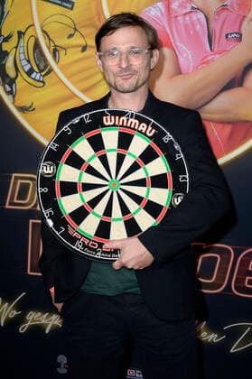 Florian Lukas bei der Premiere der 2. Staffel der Sky Original Comedyserie Die Wespe in der Astor Filmlounge. Berlin, 13.12.2022