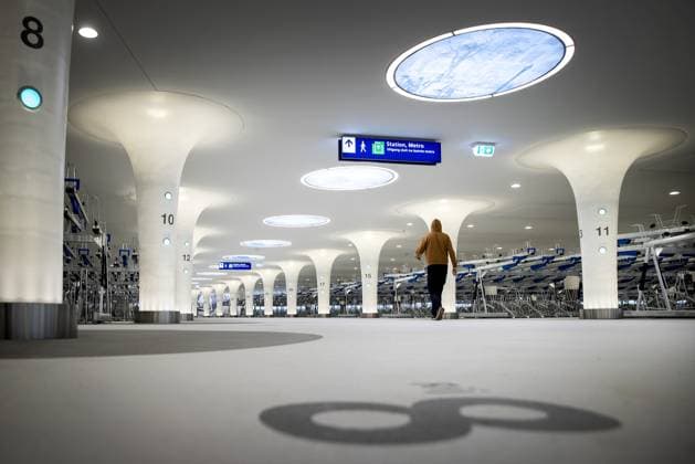 AMSTERDAM - The new bicycle parking at Amsterdam Central. The new Stationsplein parking facility has room for 7,000 bicycles. The bicycle shed was built under water and is connected underground to the metro and station hall. ANP KOEN VAN WEEL netherlands out - belgium out