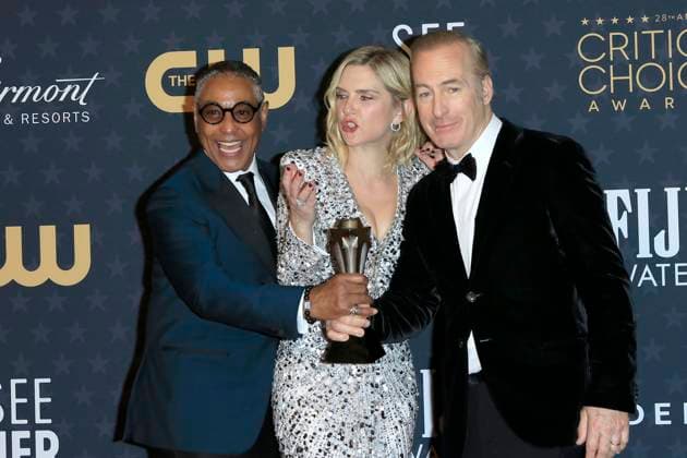 January 15, 2023, Century City, CA, USA: LOS ANGELES - JAN 15: Giancarlo Esposito, Rhea Seehorn, Bob Odenkirk at 2023 Critics Choice Press Room at the Fairmont Century Plaza on January 15, 2023 in Century City, CA Century City USA - ZUMAnc22 20230115_zaa_nc22_186 Copyright: xKathyxHutchinsx