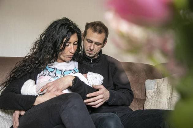 Rosa Maria Protzek und Michael Podschadly beklagen sich nach der Geburt ihres Sohnes darüber, was am Marienhospital in Bottrop passiert ist Copyright: ThomasxGödde