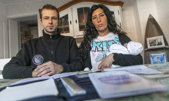 Rosa Maria Protzek und Michael Podschadly beklagen sich nach der Geburt ihres Sohnes darüber, was am Marienhospital in Bottrop passiert ist Copyright: ThomasxGödde
