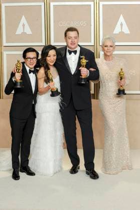 Ke Huy Quan, Michelle Yeoh, Jamie Lee Curtis, Brendan Fraser in the press room for 95th Academy Awards - Photo Room, Dolby Theatre, Los Angeles, CA March 12, 2023. Photo By: Elizabeth Goodenough/Everett Collection in the press room for 95th Academy Awards - Photo Room, Dolby Theatre, Los Angeles, CA March 12, 2023. Photo By: Elizabeth Goodenough/Everett Collection PUBLICATIONXNOTxINxCANxCHNxFRAxITAxJPNxNORxPOLxRUSxESPxUKxUSA