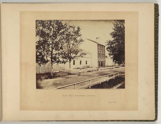 RECORD DATE NOT STATED Slave pen, Alexandria, Virginia negative by Wm. R. Pywell ; positive by A Gardner.. Illus. in: Gardner s photographic sketch book of the war Alexander Gardner. Washington, D.C. : Philp & Solomons, c1866 , v. 1, no. 2, Copyright by A. Gardner, Title from item. Slave quarters, Virginia, Alexandria, 1860-1870, Slave trade, Virginia, Alexandria, 1860-1870, United States, History, Civil War, 1861-1865. Copyright: xpiemagsx civwarpietiff12032023-8686 !ACHTUNG AUFNAHMEDATUM GESCHÄTZT!