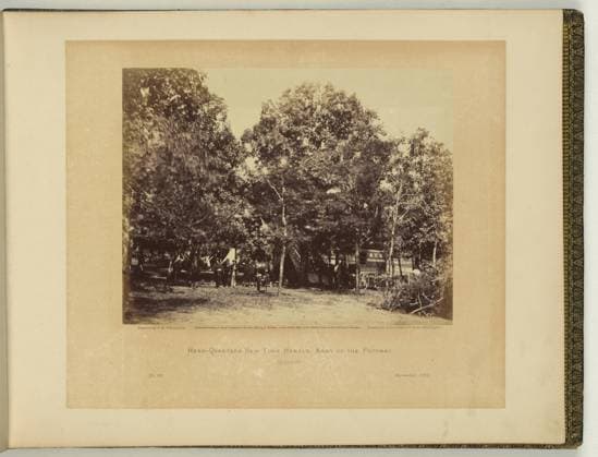 RECORD DATE NOT STATED Headquarters, New York Herald, Army of the Potomac, Bealton negative by T.H. O Sullivan, positive by A. Gardner.. Illus. in: Gardner s photographic sketch book of the war Alexander Gardner. Washington, D.C. : Philp & Solomons, c1866 , v. 2, no. 56, Copyright by A. Gardner, Title from item. United States, Army of the Potomac, 1860-1870, War correspondents, Virginia, 1860-1870, Military camps, Virginia, 1860-1870, United States, History, Civil War, 1861-1865, Communications, Union, Virginia. Copyright: xpiemagsx civwarpietiff12032023-8721 !ACHTUNG AUFNAHMEDATUM GESCHÄTZT!