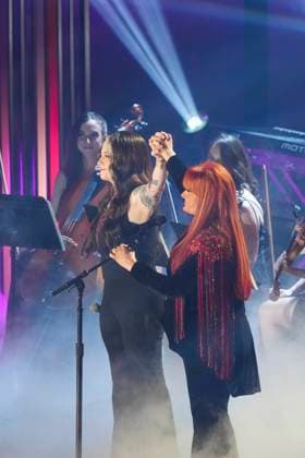 April 2, 2023, Austin, TX, United States: Singers ASHLEY MCBRYDE (l) and WYNONNA JUDD perform at the 2023 Country Music Awards (CMT) held for the first time in Austin, Texas on April 2, 2023 at the Moody Center before a sold out crowd. Austin United States - ZUMAd150 20230402_znp_d150_241 Copyright: xBobxDaemmrichx