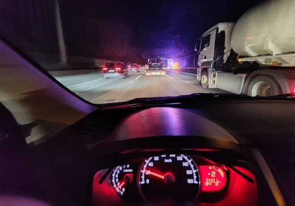 Blick aus dem Auto auf der Autobahn in der Nacht, A 46, Düsseldorf, Deutschland, Europa Copyright: imageBROKER/StefanxZiese iblszi09155085
