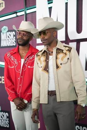 April 2, 2023, Austin, TX, United States: Singers TORRANCE THOMAS and THURMAN THOMAS walk the red carpet at the Country Music Television CMT Music Awards 2023 at the Moody Center in Austin, Texas on April 2, 2023 Austin United States - ZUMAd150 20230402_znp_d150_333 Copyright: xBobxDaemmrichx