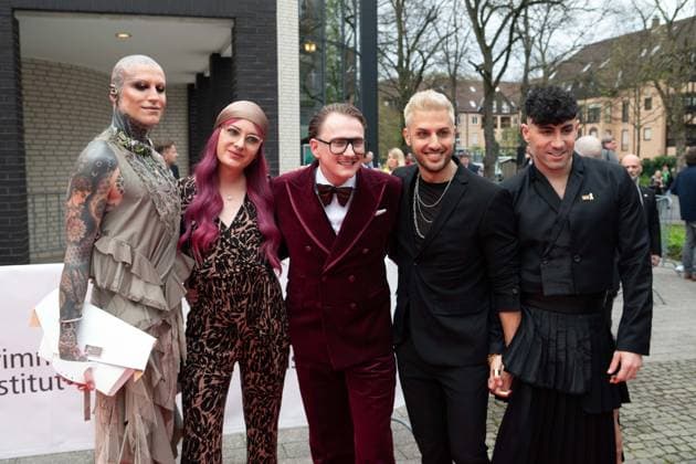 Grimmepreis fuer Queer Eye Germany, mit Avi JAKOBD, Leni BOLT, Jan-Henrik SCHEPER-STUKE, Aljosha MUTTARDI and Ayan YURUK, Roter Teppich, Red Carpet Show, Ankunft, arrival, 59. Verleihung des Adolf-Grimme-Preises Adolf-Grimme-Preis Grimmepreis in Marl, 21.04.2023. o¥Â