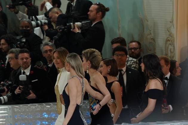 RECORD DATE NOT STATED MET GALA 2023 (KARL LAGERFELD, In Line of Beauty) (NEW) MET GALA 2023 (KARL LAGERFELD, In Line of Beauty). May 01, 2023, New York, USA: The Met Gala was held in New York City, with theme of Karl Lagerfeld (In Line of Beauty). He was also honored because of his contributions in the field of fashion, like the well - known brands- Chloe, Fendi, Balmain, Patou and Chanel. And as expected the Met Gala 2023 was successfully attended by famous personalities in the society. Credit: Jorge Estrellado Thenews2 MET GALA 2023 (KARL LAGERFELD, In Line of Beauty) Copyright: xJorgexEstrelladox