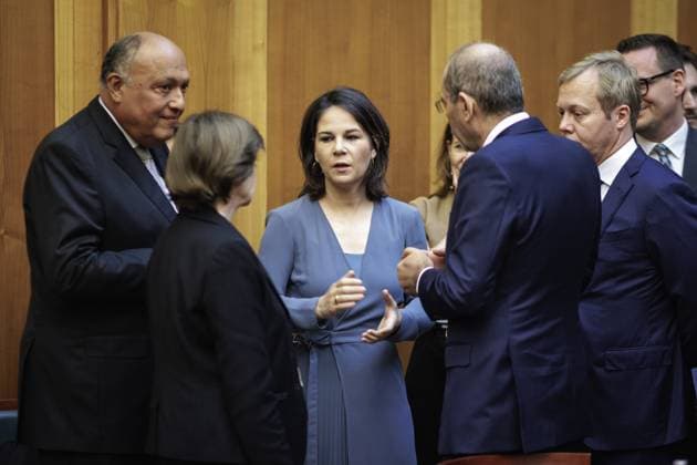 Lage im Nahostkonflikt: Annalena Baerbock, Bundesaussenministerin, laedt zu Kleeblatt-Treffen nach Berlin ein. Hier im Bild (L-R): Samih Schukri, Aussenminister von Aegypten, Catherine Colonna, Aussenministerin von Frankreich, Annalena Baerbock, Bundesaussenministerin, Ayman Safadi , Aussenminister von Jordanien, und Sven Koopmans, EU-Sonderbeauftragter fuer den Nahost-Friedensprozess. Berlin, 11.05.2023. Berlin Deutschland