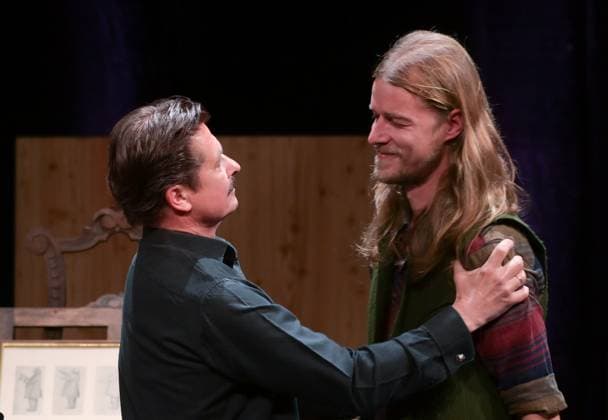 Konzert und Lesung Brahms und die Volksmusik , mit den Künstlern Opernsänger Raphael Fingerlos, Schauspieler Michael Dangl und Pianist Sascha El Mouissi im Stadttheater Gmunden, im Rahmen der Reihe Hausmusikroas , der Salzkammergut Festwochen Gmunden, am 21.05.23. Das Bild zeigt v.l.n.r.: Schauspieler Michael Dangl und Michael Dumfahrt des Ensembles Tschejefem 2023 - Konzert und Lesung Brahms und die Volksmusik , mit den Künstlern Opernsänger Raphael Fingerlos, Schauspieler Michael Dangl und Pianist Sascha El Mouissi im Stadttheater Gmunden, im Rahmen der Reihe Hausmusikroas , der Salzkammergut Festwochen Gmunden, am 21.05.23