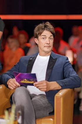 MDR - Riverboat. Moderator Matze Knop anläßlich der Aufzeichnung der MDR - Talkshow Riverboat am 16.06.2023 in der Mediacity Leipzig. 20230616SFL0041