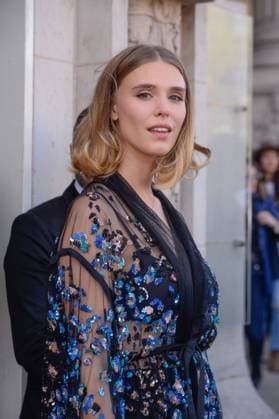 PFW Elie Saab Arrivals A guest attending the Elie Saab Fashion Show during Paris Fashion Week Womenswear Spring - Summer 2019 held in Paris, France on September 29, 2018. Photo by Julien Reynaud APS-Medias ABACAPRESS.COM Paris France Copyright: xReynaudxJulien APS-Medias ABACAx 653432_054 ReynaudxJulien APS-Medias ABACAx 653432_054