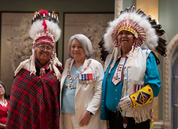 June 21, 2023, Ottawa, ON, Canada: Governor General Mary Simon stands with elders of the Piikani Nation Reg Crow Shoe and Rosemary Crow Shoe, from Calgary, Alta. after investing them in the Order of Canada during a National Indigenous Peoples Day ceremony at Rideau Hall, in Ottawa, Wednesday, June 21, 2023. Ottawa Canada - ZUMAc35_ 20230621_zaf_c35_029 Copyright: xAdrianxWyldx