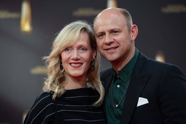 Anna SCHUDT, Schauspielerin, Moritz FUEHRMANN, Schauspieler, Führmann, Roter Teppich, Red Carpet Show, Ankunft, arrival, Verleihung des Deutschen Fernsehpreises, Der Deutsche Fernsehpreis 2023, Deutscher Fernsehpreis 2023 in den MMC Studios Koeln, am 28.09.2023.