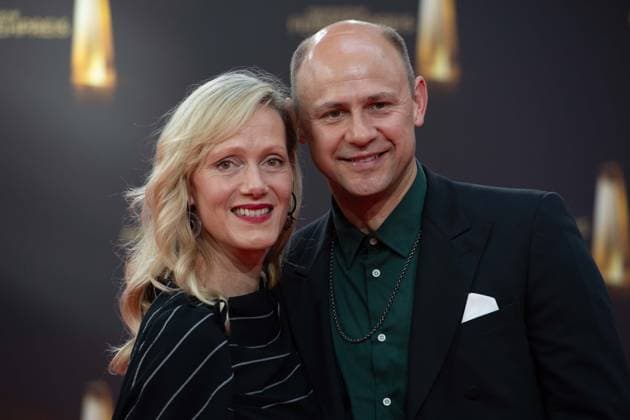 Anna SCHUDT, Schauspielerin, Moritz FUEHRMANN, Schauspieler, Führmann, Roter Teppich, Red Carpet Show, Ankunft, arrival, Verleihung des Deutschen Fernsehpreises, Der Deutsche Fernsehpreis 2023, Deutscher Fernsehpreis 2023 in den MMC Studios Koeln, am 28.09.2023.