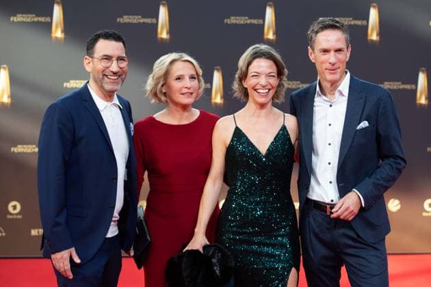 Das Team des ARD Morgenmagazins, v.l. Till NASSIF, Susan LINKS, Anna PLANKEN und Sven LORIG, Roter Teppich, Red Carpet Show, Ankunft, arrival, Verleihung des Deutschen Fernsehpreises, Der Deutsche Fernsehpreis 2023, Deutscher Fernsehpreis 2023 in den MMC Studios Koeln, am 28.09.2023.