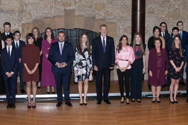 The King and Queen of Spain, the Princess of Asturias and Infanta Sofia preside over the 31st Princess of Asturias Awards Concert The President of Asturias, Adrian Barbon (3l), Princess Leonor (4l), King Felipe VI (c), Queen Letizia (4r) and Infanta Sofia (3r) on their arrival at the XXXI Princess of Asturias Concert, at the Oviedo Auditorium, on October 19, 2023, in Oviedo, Asturias, Spain. Today marks the beginning of the events for the 2023 Princess of Asturias Awards, to be held tomorrow, October 20. The King and Queen, the Princess and the Infanta will preside over the XXXI Princess of Asturias Awards Concert after receiving in audience this morning the recipients of the 2023 Asturias Medals, the winners of the 2022 End of Degree Awar Copyright: xEuropaxPress ABACAx 872467_040 EuropaxPress ABACAx 872467_040