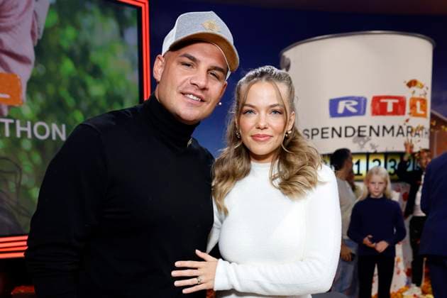 Sänger Pietro Lombardi und seine Verlobte Laura Maria Rypa beim 28. RTL-Spendenmarathon 2023 in den EMG-Studios. Hürth, 17.11.2023 NRW Deutschland Copyright: xChristophxHardtx