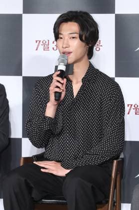S. Korean actor Woo Do-hwan S. Korean actor Woo Do-hwan South Korean actor Woo Do-hwan, who stars in the new movie The Divine Fury, attends a publicity event in Seoul on June 26, 2019. The movie will be released in South Korea on July 31. (Yonhap) 2019-06-27 13:15:35 < 1980-2019 YONHAPNEWS AGENCY. .> ¼¿ïƯº°½Ã EDITORIAL USE ONLY Copyright: xx PYH2019062709570034400 YonhapxNewsx yonphotos152338
