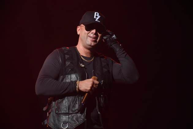 November 26, 2023, Mexico City, Ciudad de Mexico, Mexico: November 25, 2023, Mexico City, Mexico: Juan Luis Morera known as Wisin member of the Puerto Rican Reggaeton Duo Wisin & Yandel, performs on stage as part of the Coca Cola Flow Fest 2023 Reggaeton music Festival at Autodromo Hermanos Rodriguez. on November 25, 2023 in Mexico City, Mexico. Mexico City Mexico - ZUMAe321 20231126_zea_e321_107 Copyright: xEssenexHernandez xEyepixxGroupx