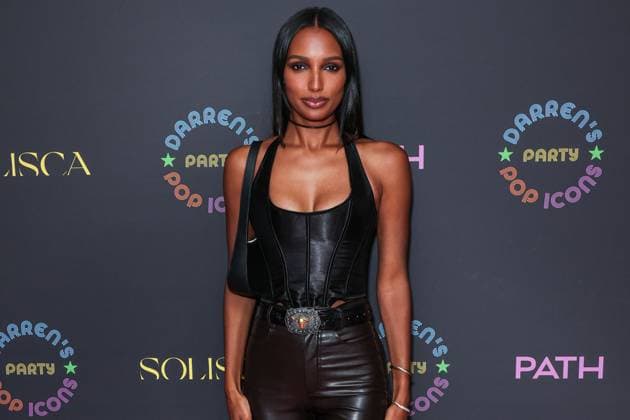 Darren Dzienciol s Pop Icons Halloween Party 2023 BEVERLY HILLS, LOS ANGELES, CALIFORNIA, USA - OCTOBER 27: American model Jasmine Tookes arrives at Darren Dzienciol s Pop Icons Halloween Party 2023 Presented By Solisca Tequila and PATH Water held at a Private Residence on October 27, 2023 in Beverly Hills, Los Angeles, California, United States., Credit:Xavier Collin Avalon United States, California, Beverly Hills, Private Residence Copyright: xXavierxCollinx xAvalonx 0817577768
