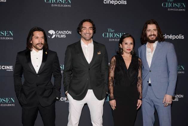 February 19, 2024, Mexico City, Ciudad de Mexico, Mexico: February 19, 2024, Mexico City, Mexico: (L-R) Shahar Isaac, Abe Bueno Jallad, Vanessa Benavente and Jonathan Roumie attend the red carpet of The Chosen Tv series season 4 premiere at Cinepolis Miyana. on February 19, 2024, Mexico City, Mexico. Mexico City Mexico - ZUMAe321 20240219_zea_e321_057 Copyright: xCarlosxTischler xEyepixxGroupx